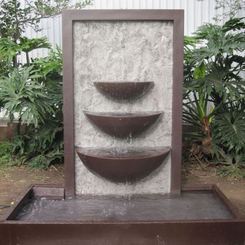 Fuente modelo Coreana de 3 jicaras y pared de imitacion piedra