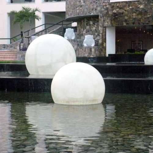 Esferas flotantes de fibra de vidrio con iluminacion